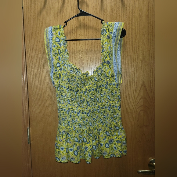 Top - Picture 2 of 2